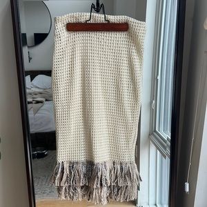 Zara cream crochet/knit skirt